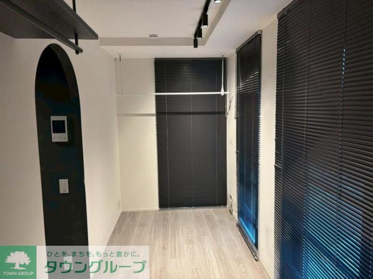 居室・リビング　エントランス