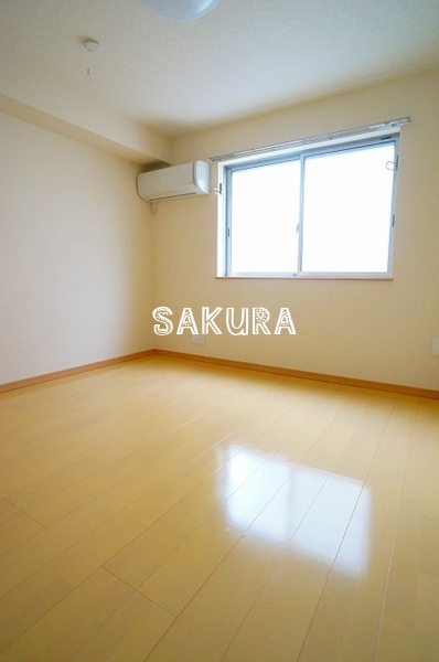 居室・リビング　こちらのリビングで趣味の時間をお楽しみください♪