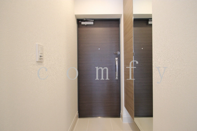 玄関　ダブルロックの玄関