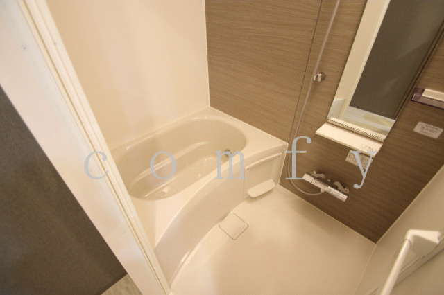 バス・シャワールーム　浴室乾燥機付きバスルーム