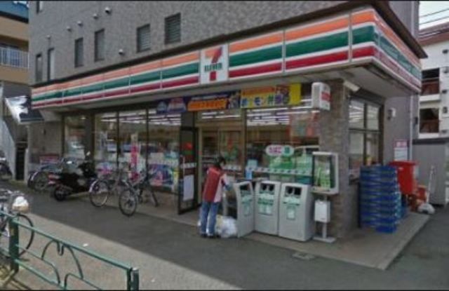 コンビニ　セブンイレブン三鷹大沢6丁目店（コンビニ）まで710m