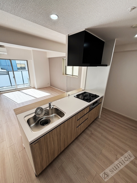 キッチン　３口ガスのシステムキッチンでお料理楽しく♪