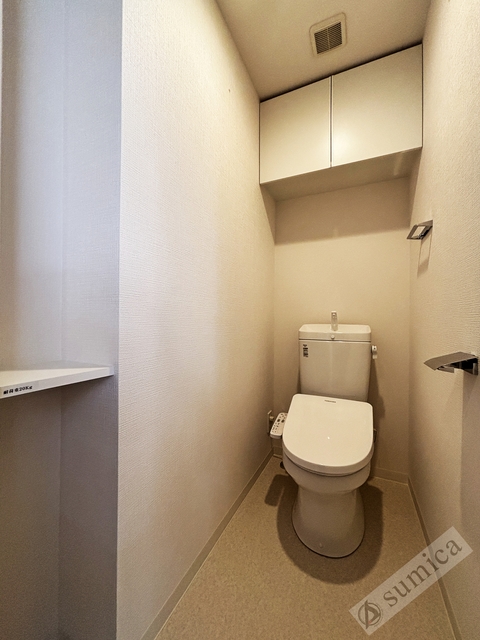 トイレ　温水洗浄便座付き♪♪