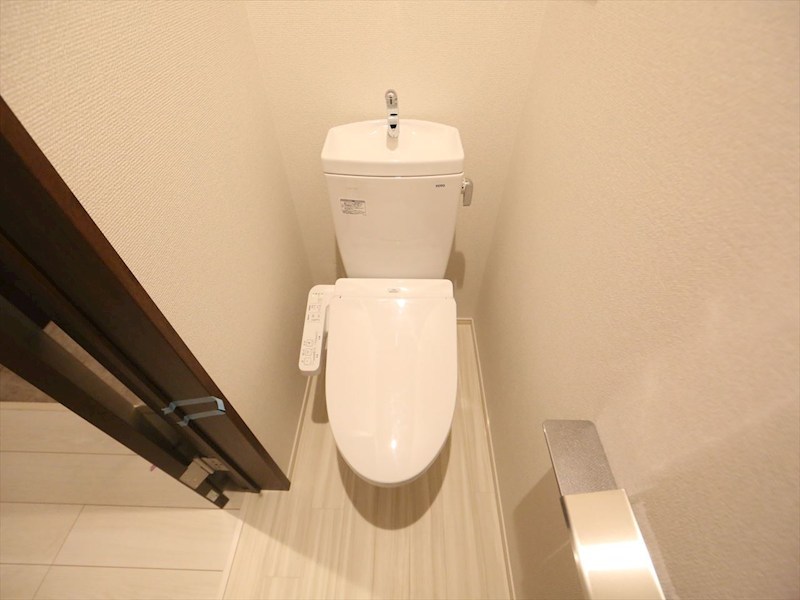 トイレ　温水洗浄暖房便座付トイレ　同仕様写真