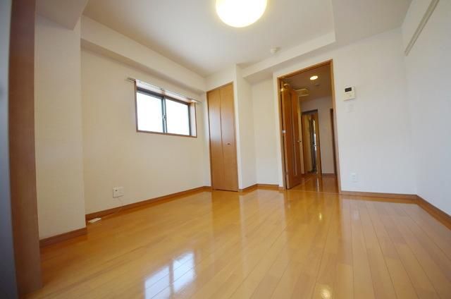 居室・リビング　明るく広いお部屋です