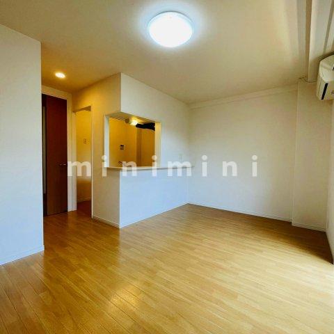 居室・リビング　※写真は別号室のものですので現状優先させていただきます。