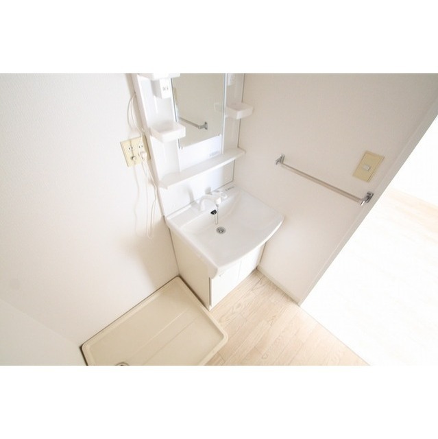 洗面設備　シャワードレッサー