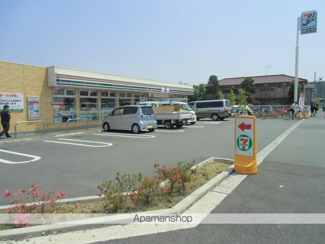 コンビニ　セブンイレブン（コンビニ）まで527m