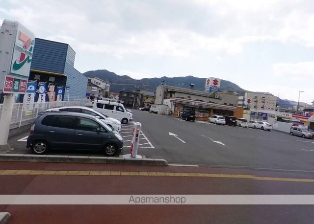 コンビニ　セブン－イレブン三原皆実４丁目店（コンビニ）まで1038m