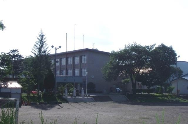 中学校　十和田市立甲東中学校（中学校）まで2600m