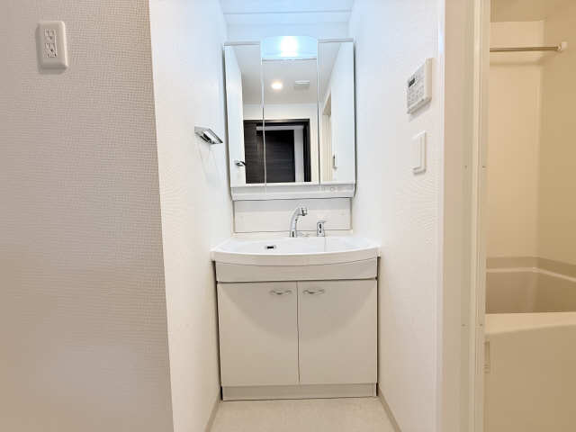 洗面設備　同一タイプです。