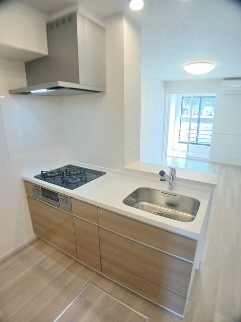 キッチン　3口ガスコンロ