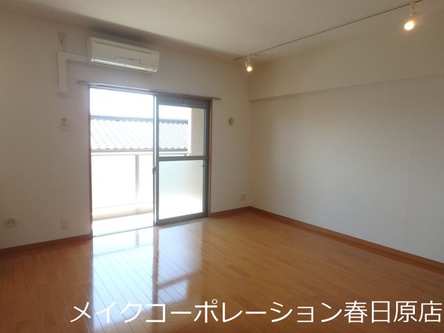 居室・リビング　写真は同型タイプ