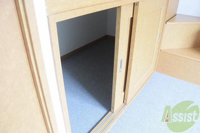 その他部屋・スペース　ハイベッドの下もスペース有り。