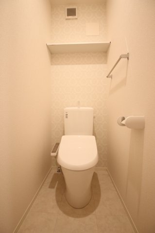 トイレ　温水洗浄暖房便座