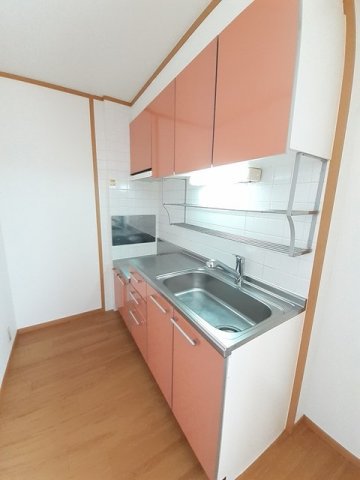 キッチン　コンパクトなキッチンで掃除もラクラク