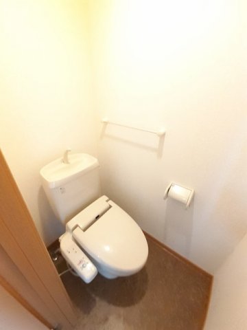 トイレ　ゆったりとした空間のトイレです