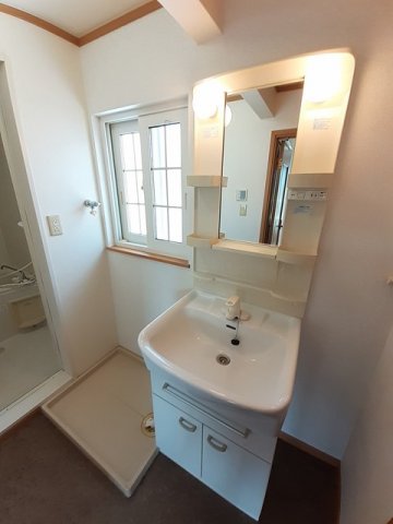 洗面設備　忙しい朝には欠かせない洗面所です