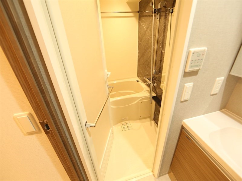 バス・シャワールーム　バスルーム　浴室暖房乾燥機付き