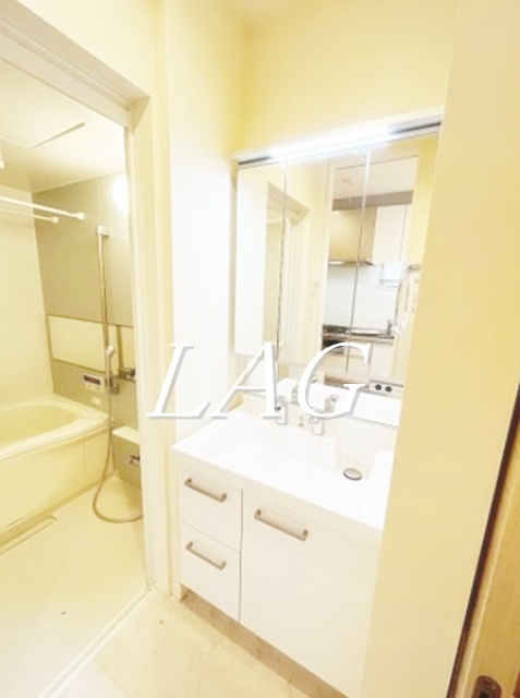 洗面設備　独立洗面台です。