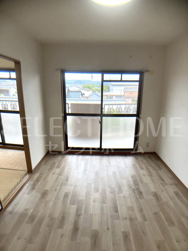 その他部屋・スペース　開放的な寝室です