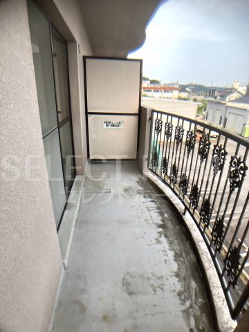 バルコニー　陽当たり良好なバルコニーです