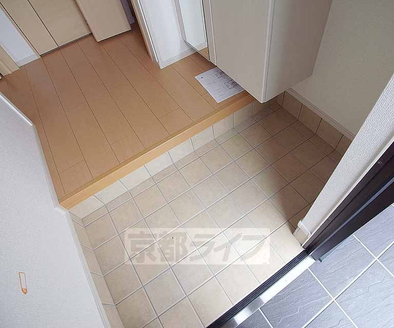 玄関　大きなシューズボックス付き