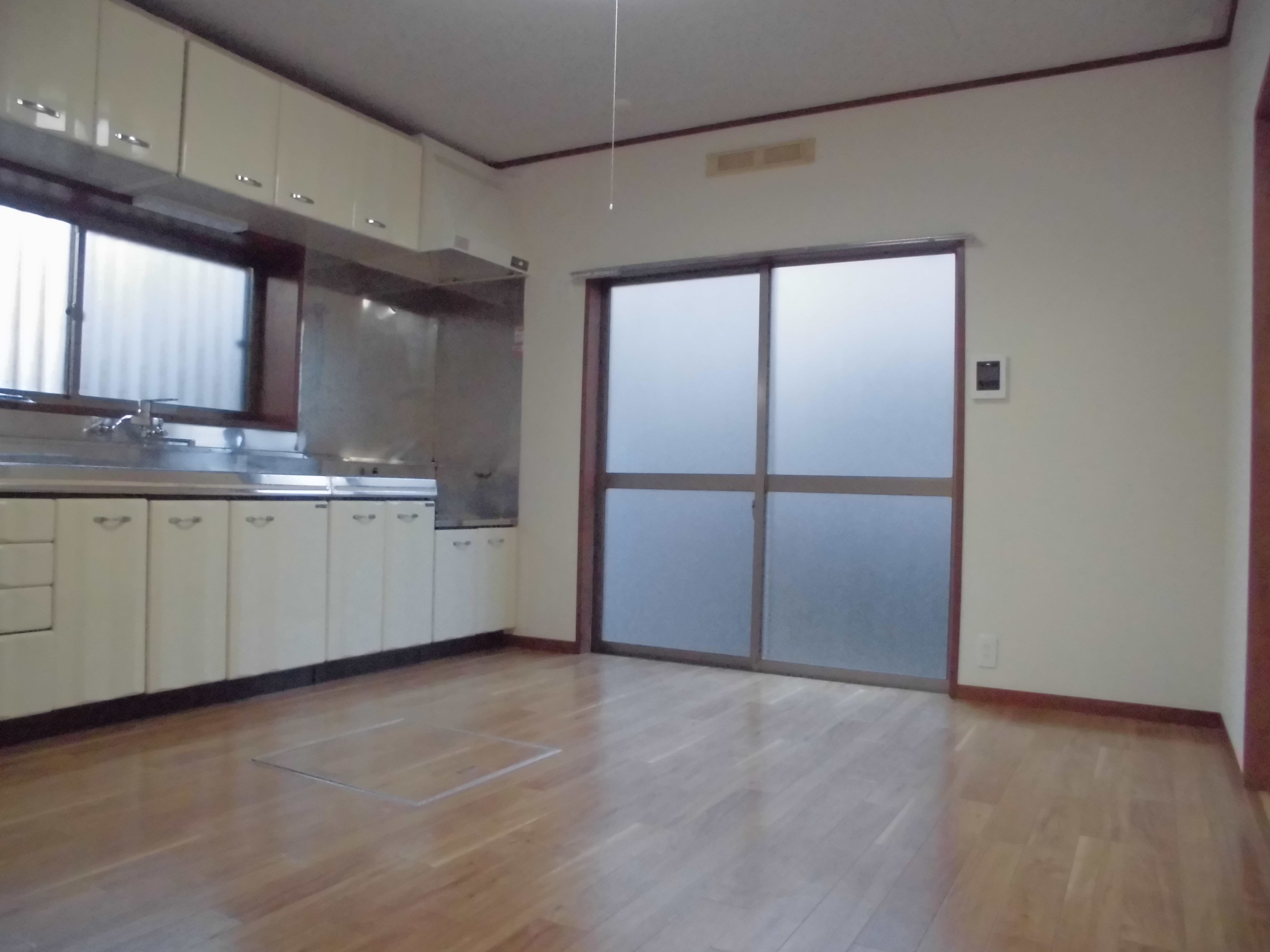 相鉄本線 二俣川駅 徒歩7分 2階建 築46年の居間写真