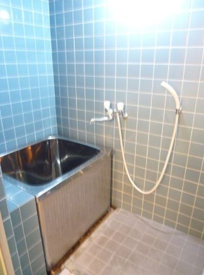 バス・シャワールーム　別号室の参考写真になります。