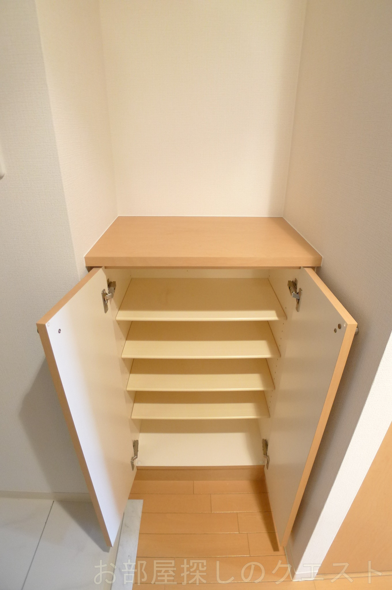 玄関　（写真は同仕様）