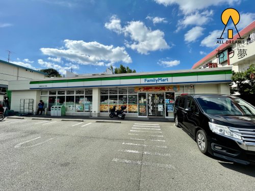 コンビニ　ファミリーマート 横浜神大寺3丁目店（コンビニ）まで297m
