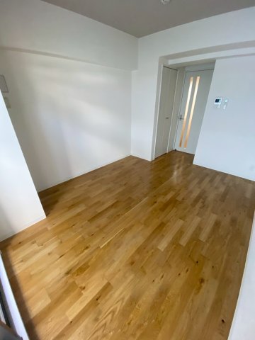 その他部屋・スペース　広くて明るい寝室