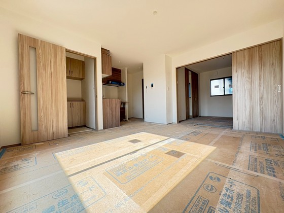 居室・リビング　※別部屋の写真です。