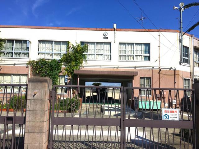 中学校　泉南市立西信達中学校（中学校）まで398m