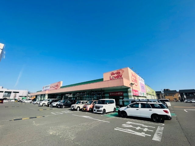 スーパー　ぎゅーとらラブリー平田店（スーパー）まで605m