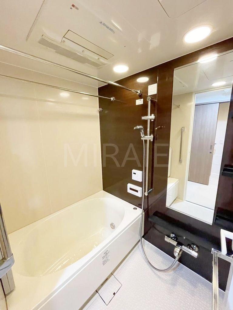 バス・シャワールーム　別部屋参考画像です