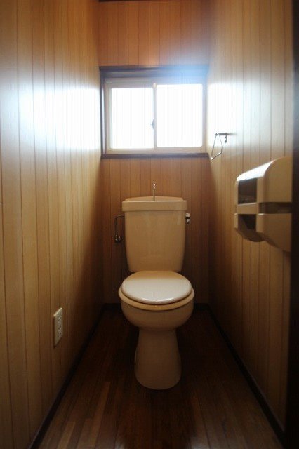 トイレ　同物件別室の写真です。