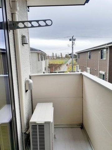 バルコニー　陽当たり良好なバルコニーです
