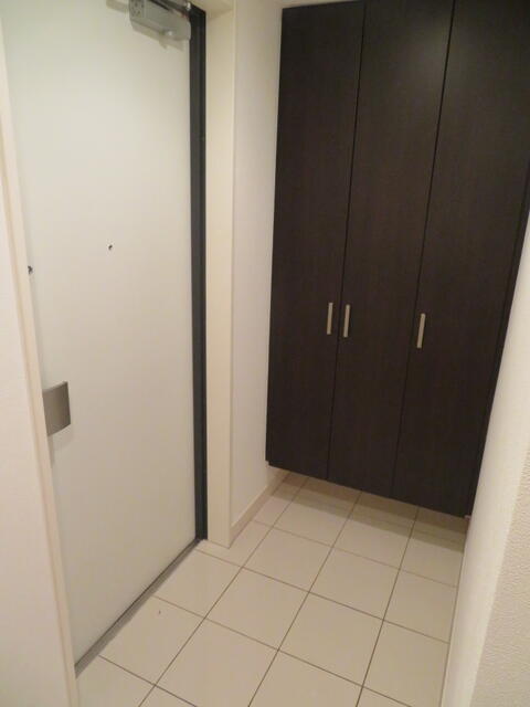 玄関　※参考写真