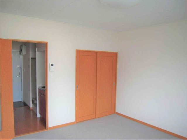 居室・リビング　同タイプ写真の為、現況優先。