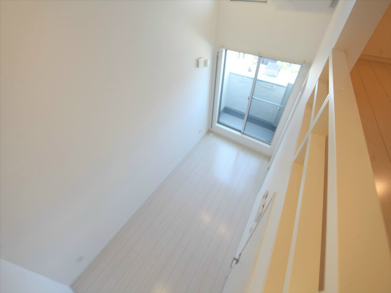 バルコニー　洋室6帖　ロフト5.4帖（収納にも寝室にも使用できます）