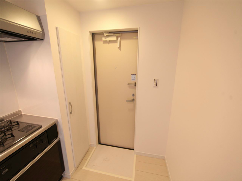 玄関　玄関　シューズボックス付（収納充実してます）