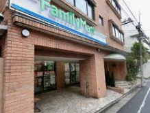 コンビニ　ファミリーマート上原三丁目店（コンビニ）まで180m