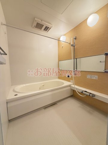 バス・シャワールーム　コンパクトで使いやすいお風呂です