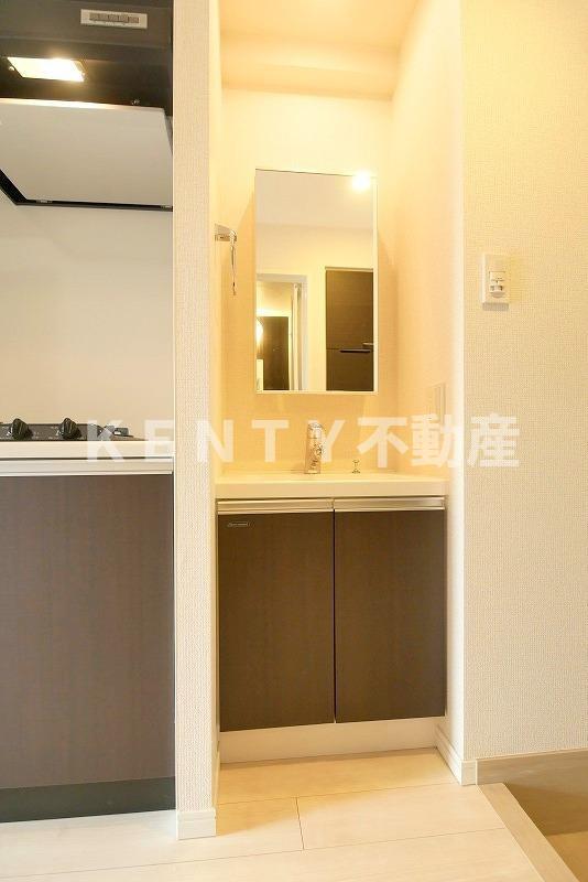 洗面設備　コンパクトで使いやすい洗面所