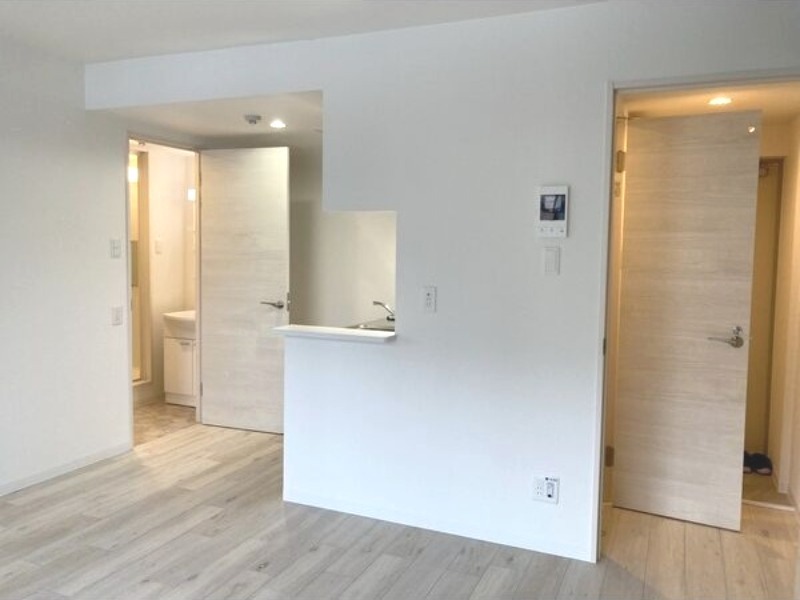 居室・リビング　退去予定につき同タイプ別号室の画像です。