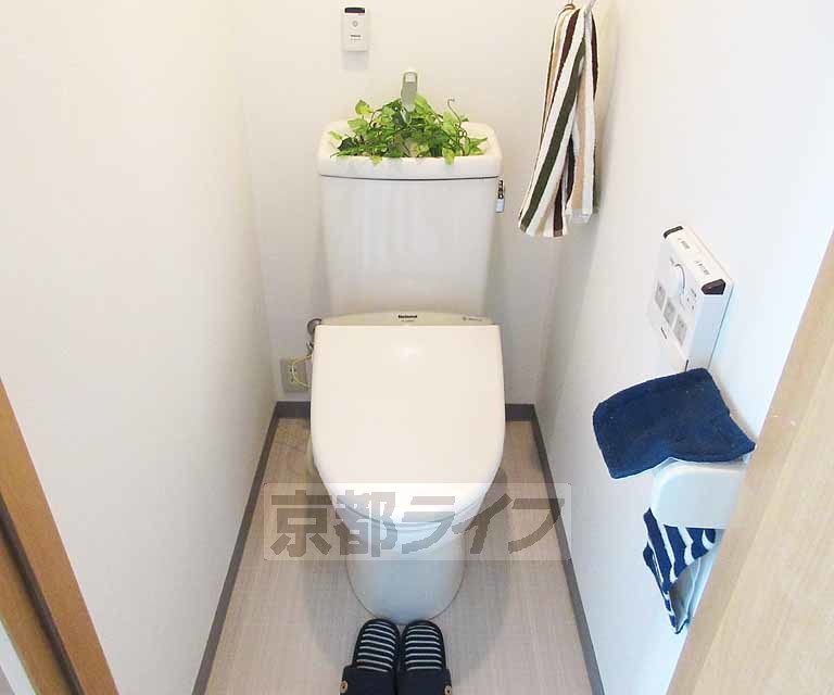 トイレ　ウォシュレット付きトイレです。