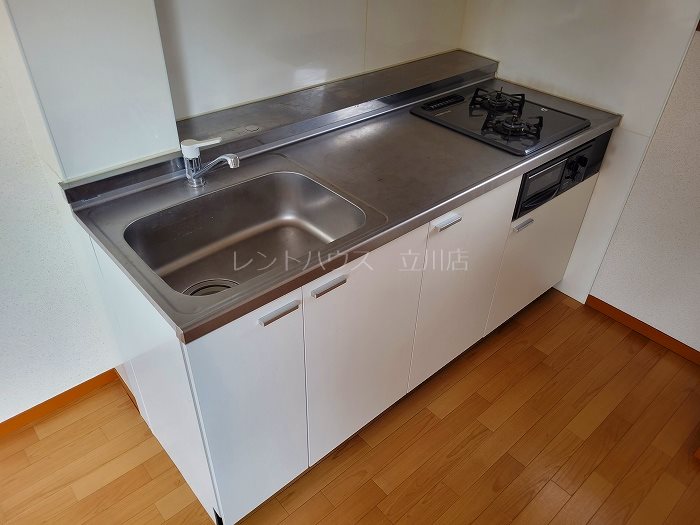 キッチン　同マンション別部屋参考写真です