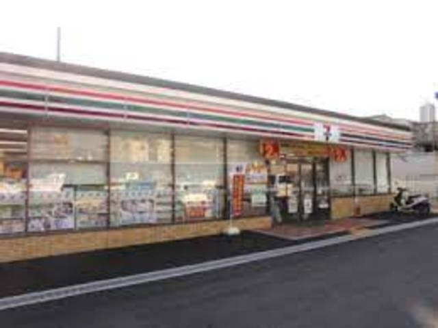 コンビニ　セブンイレブン吹田山田北店（コンビニ）まで890m