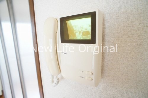 セキュリティ　室内から来訪者を確認できるTVモニターホン付きで安心です。